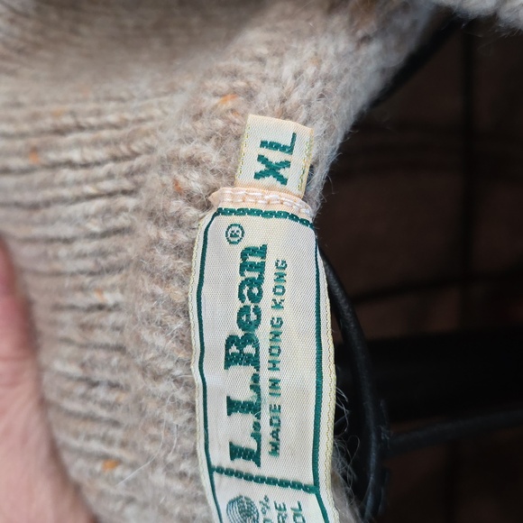 Vintage 1980s LL Bean Hunting Themed sweater - Picture 2 of 8